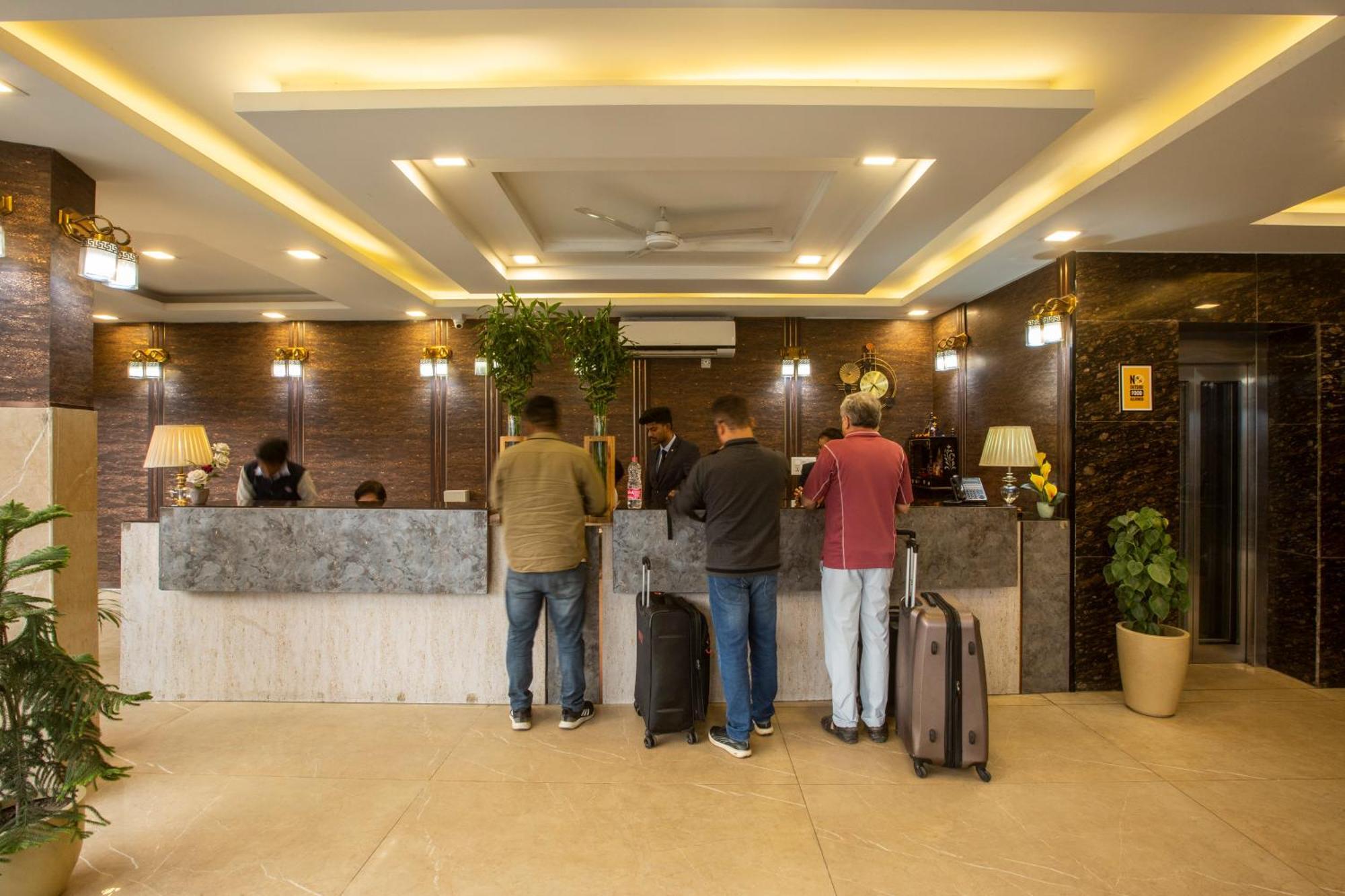 Hotel Prithvi-Raj Near Delhi Airport 新德里 外观 照片